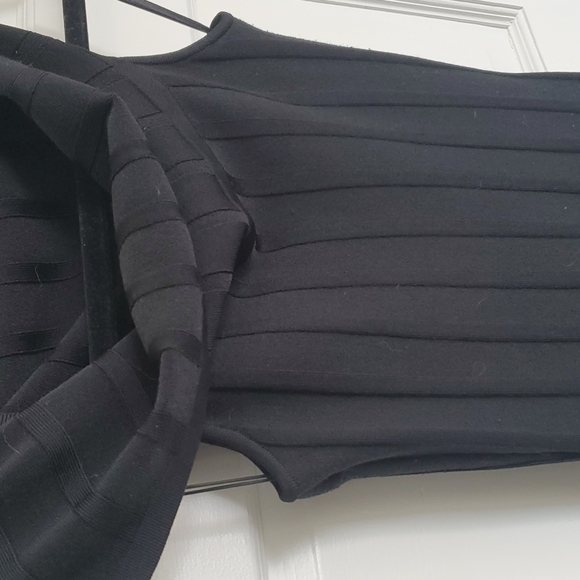 Guess Bodycon LBDress - Picture 3 of 5